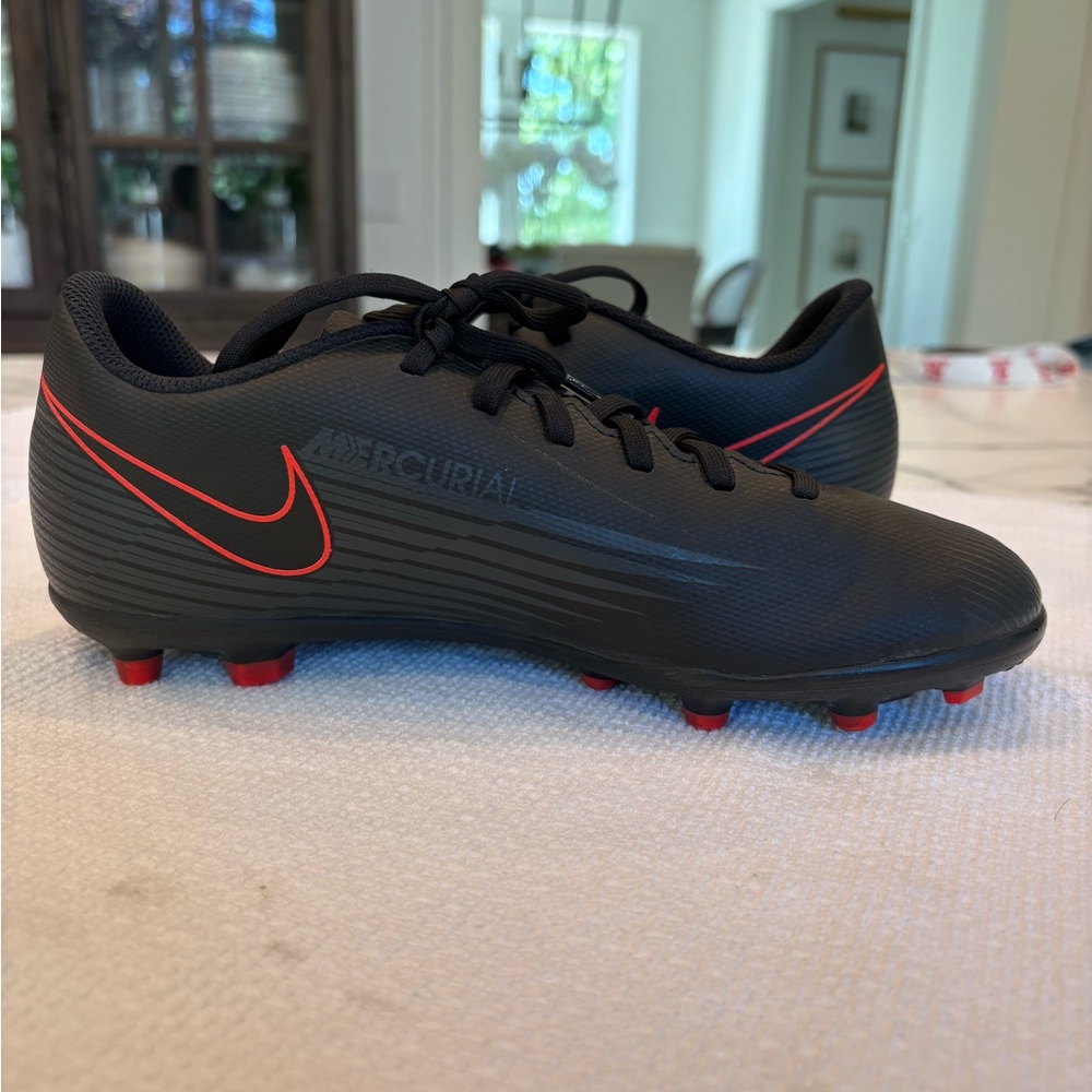 NIKE KIDS MERCURIAL VAPOR XIII 
Black and Red - Picture 7 of 7